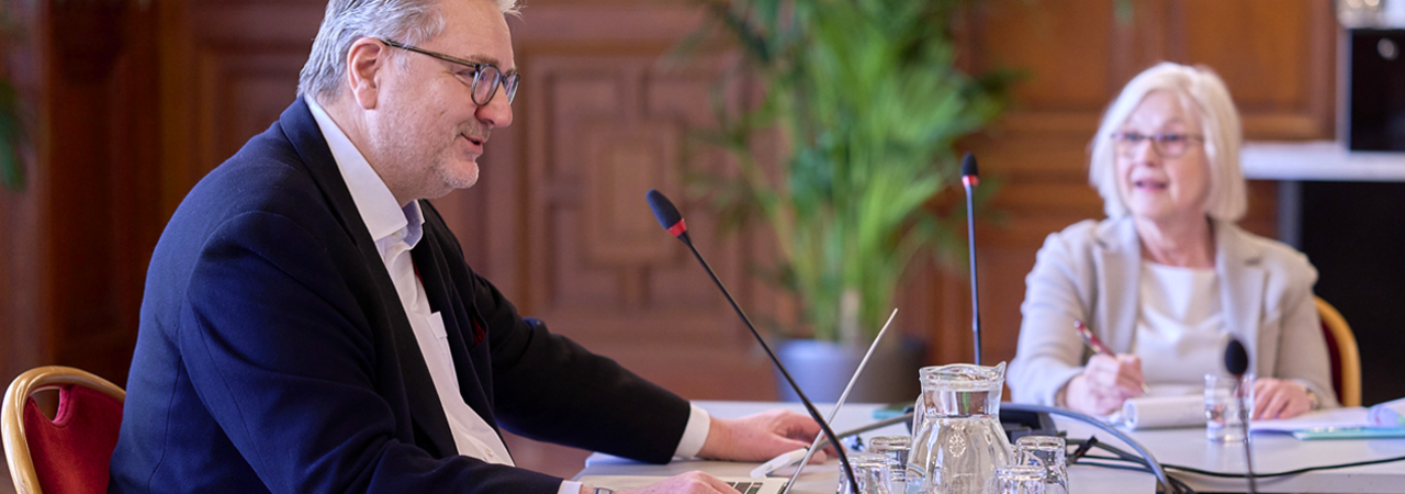 Sekretar za zdravstvo Peter Hacker primio medijsku delegaciju iz Srbije